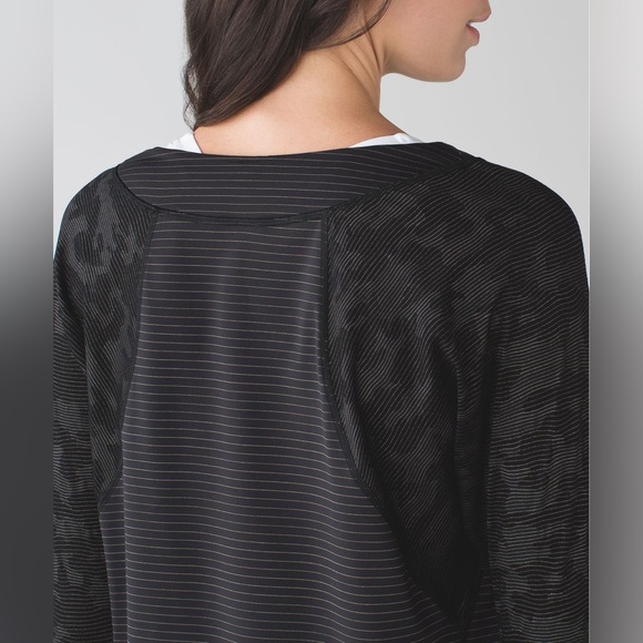 415-Lululemon Run For Days Long Sleeve
Black - Picture 5 of 11